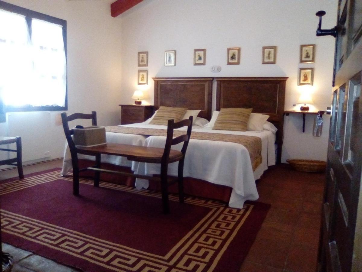 Casa Rural Y Restaurante Casa Adriano Pension Alanís Buitenkant foto